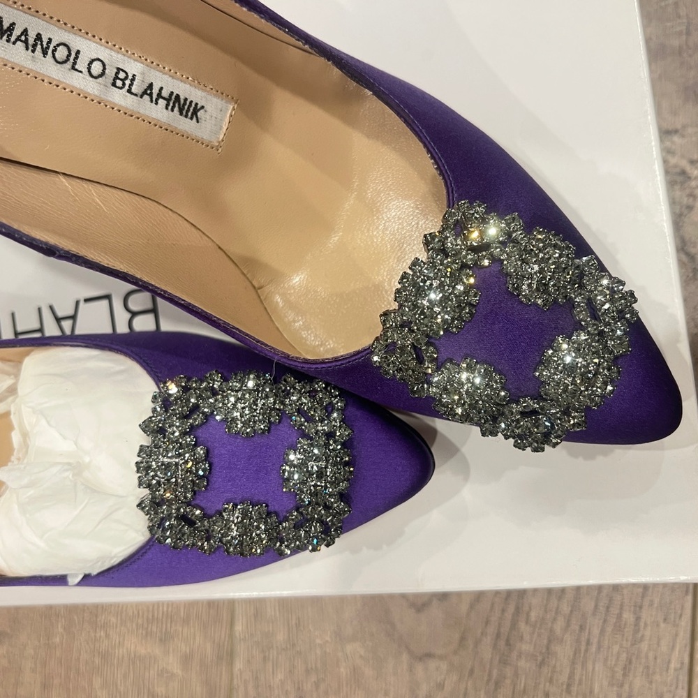 Manolo Blahnik Purple Heels with Embellished Buckle - Picture 4 of 6